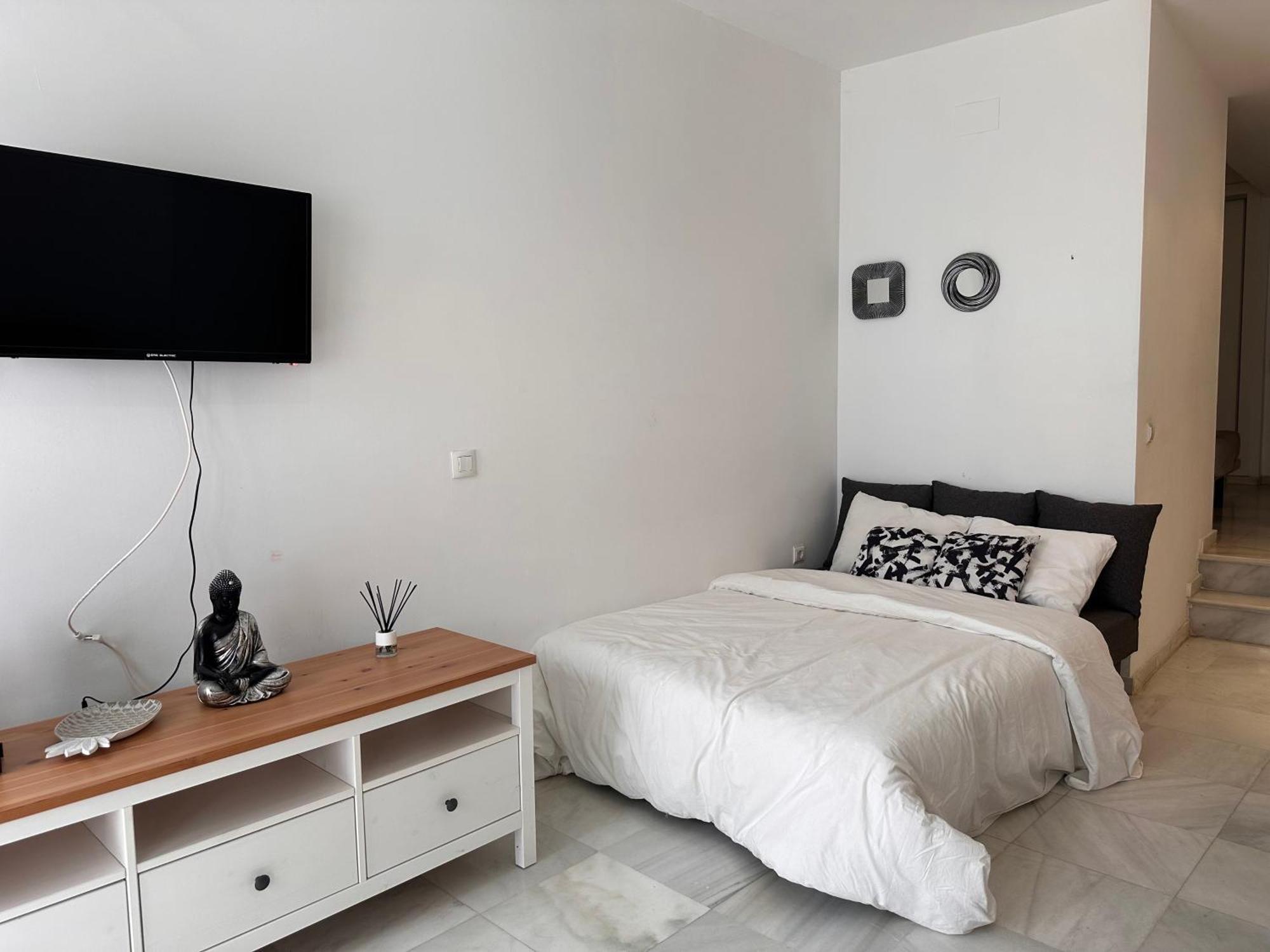 Lovely Apt In The City Center - 15M Walk Giralda Севилья Экстерьер фото