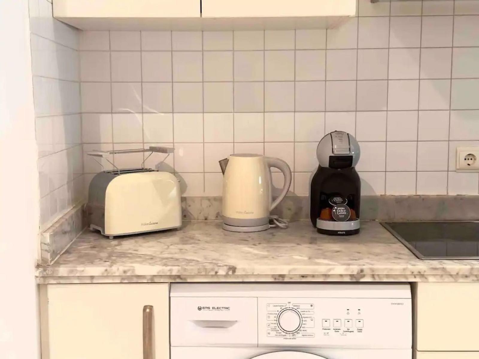 Lovely Apt In The City Center - 15M Walk Giralda Севилья Экстерьер фото