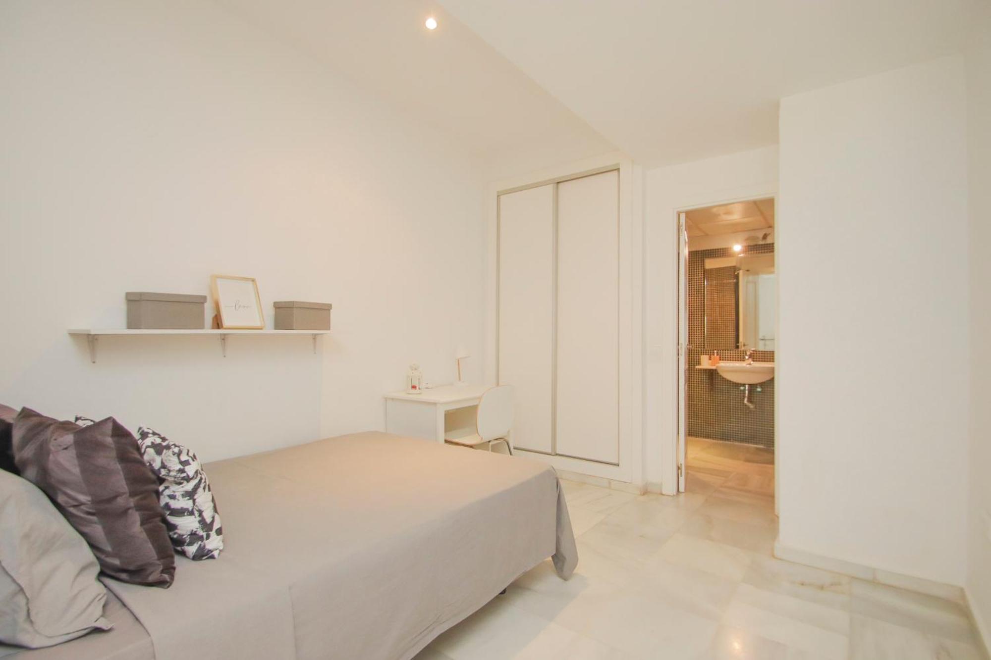 Lovely Apt In The City Center - 15M Walk Giralda Севилья Экстерьер фото