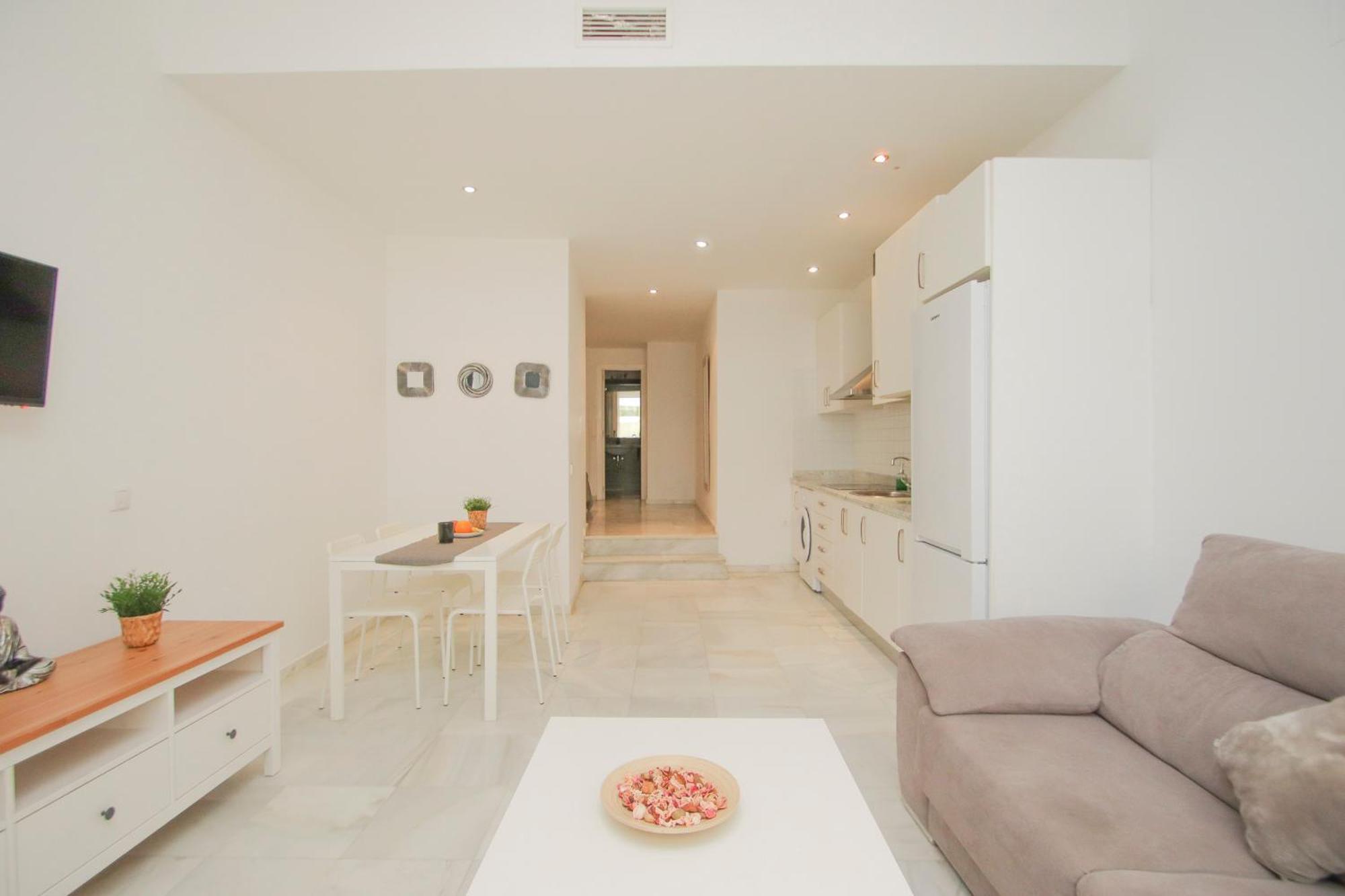 Lovely Apt In The City Center - 15M Walk Giralda Севилья Экстерьер фото