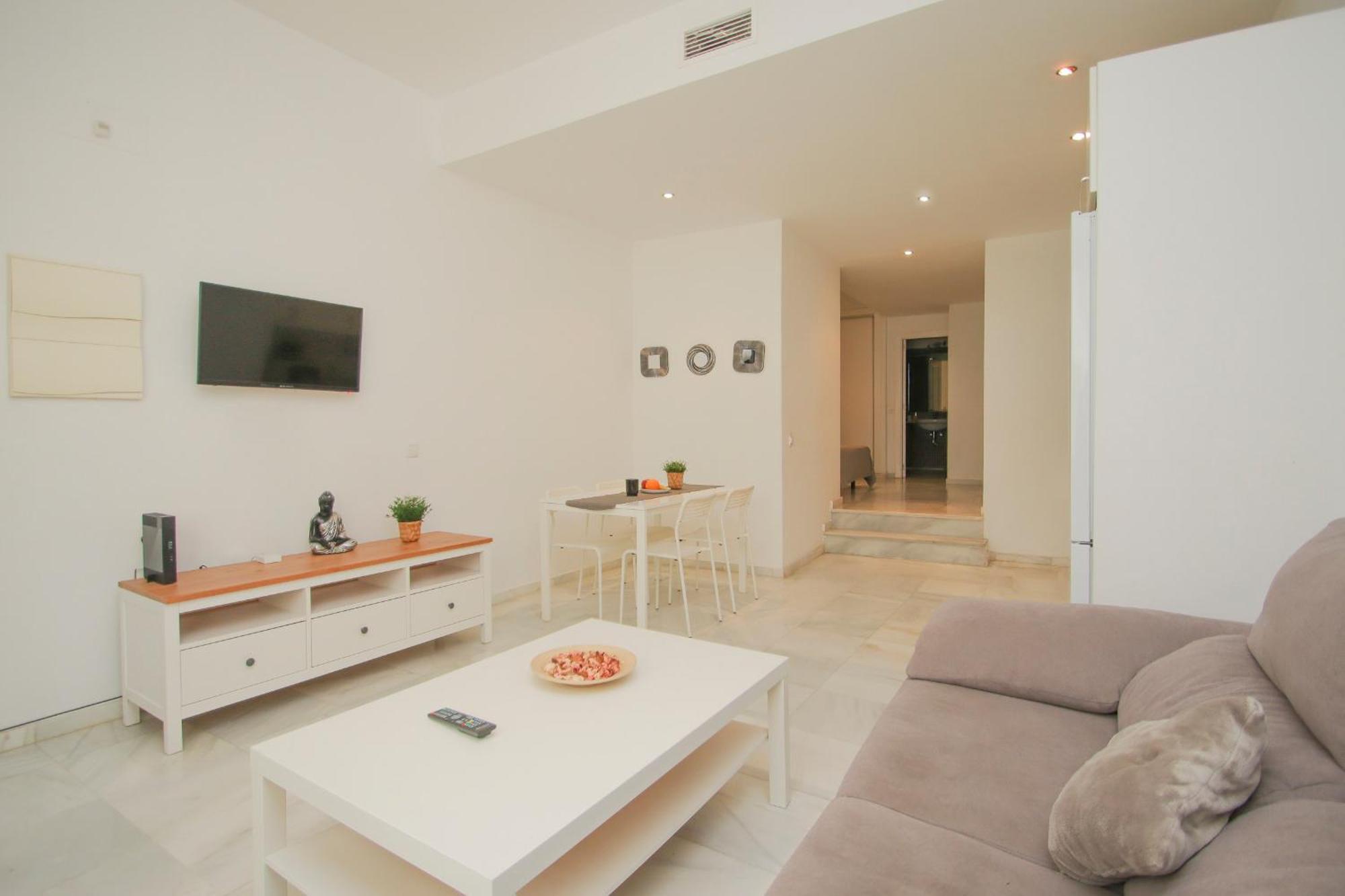 Lovely Apt In The City Center - 15M Walk Giralda Севилья Экстерьер фото