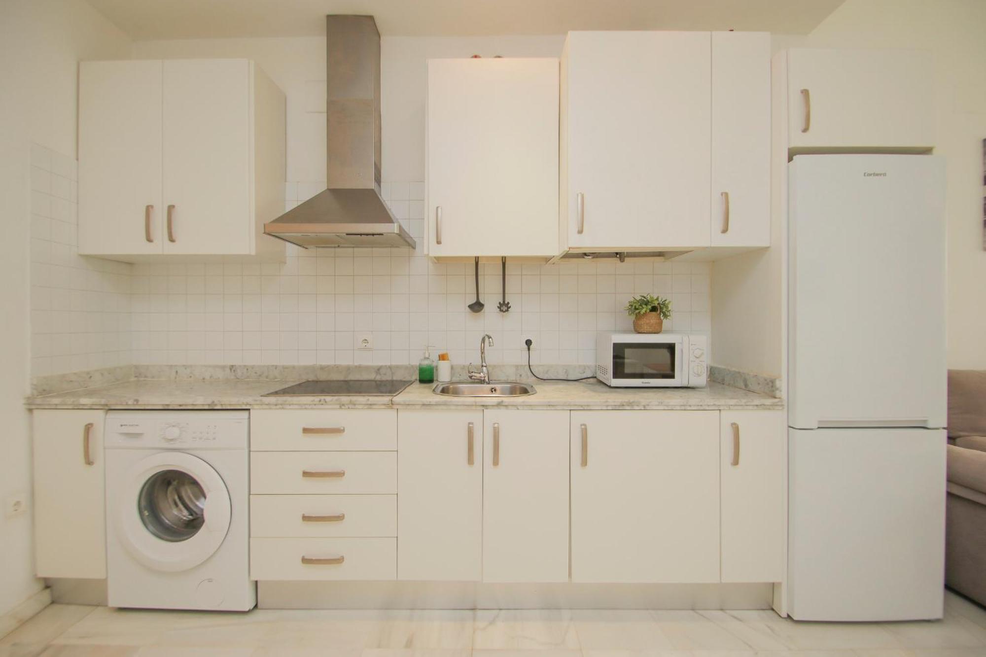 Lovely Apt In The City Center - 15M Walk Giralda Севилья Экстерьер фото