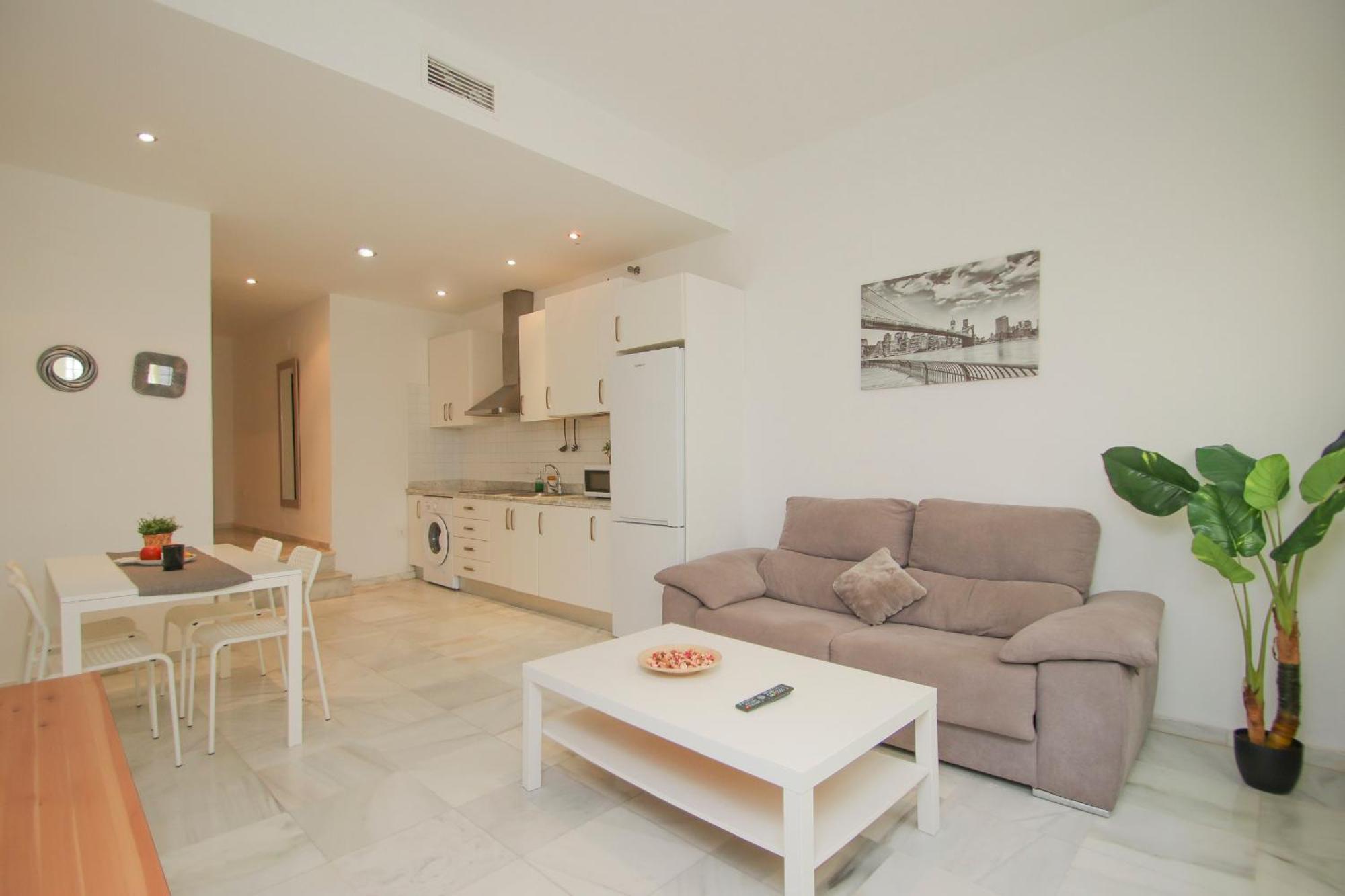 Lovely Apt In The City Center - 15M Walk Giralda Севилья Экстерьер фото