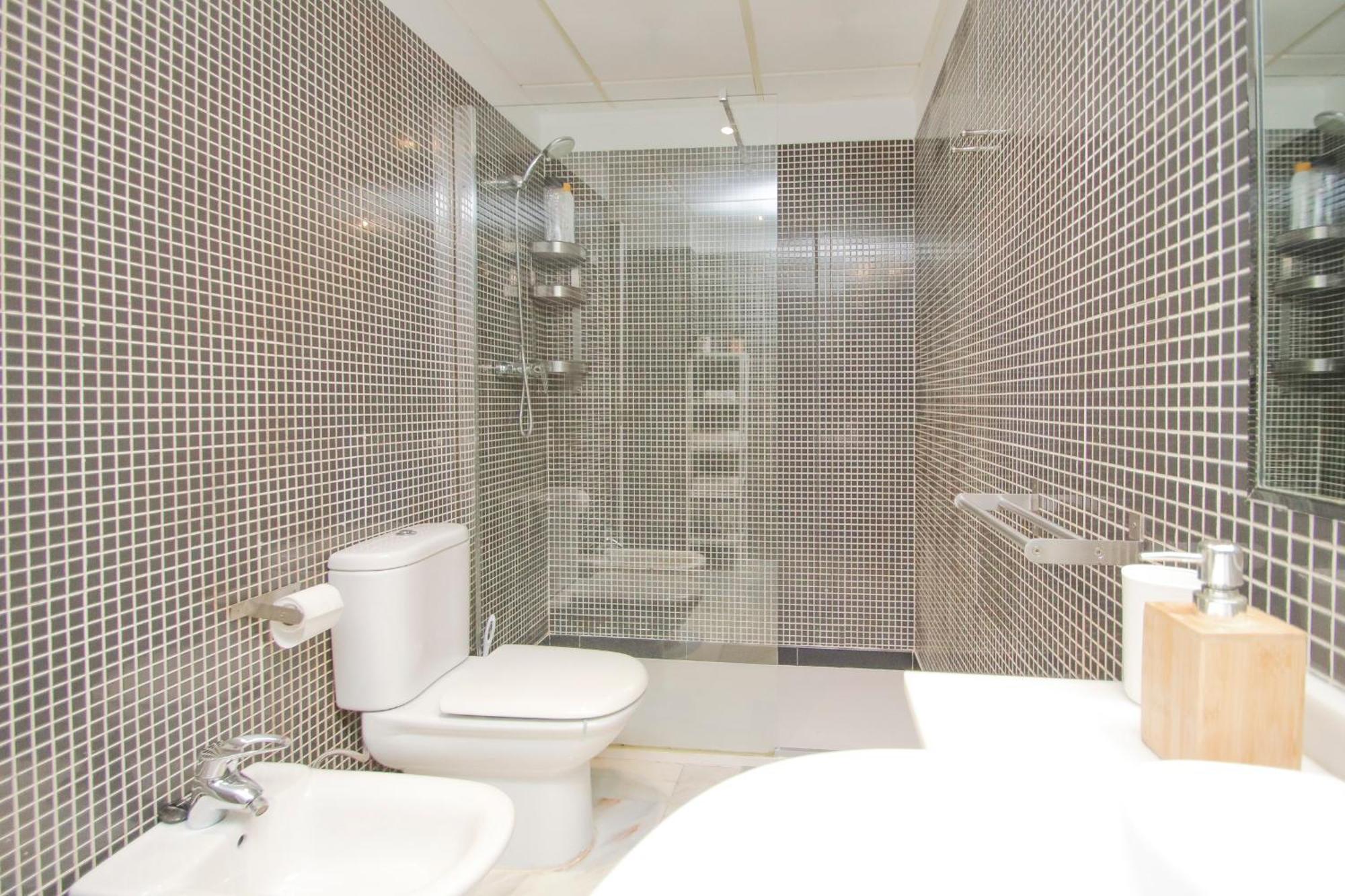 Lovely Apt In The City Center - 15M Walk Giralda Севилья Экстерьер фото